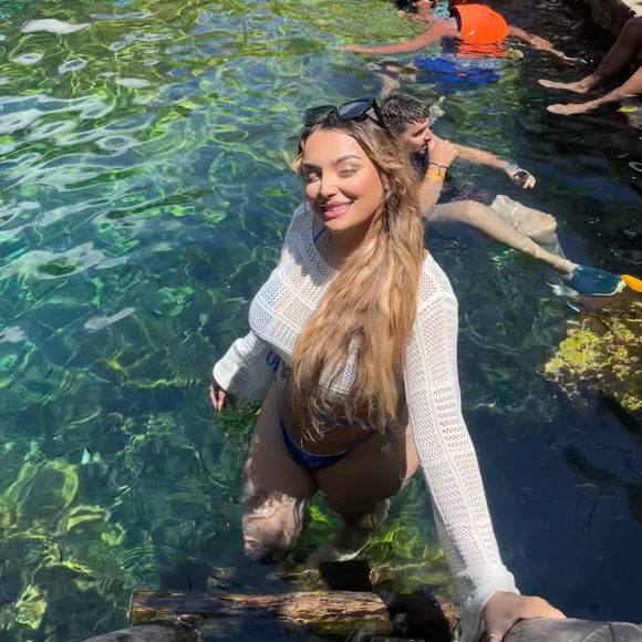 Cover up knitted for swimsuit - Picture 1 of 3